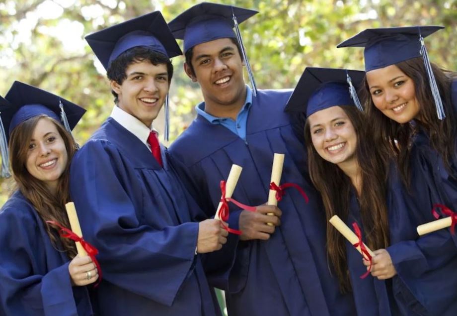 How to Apply for Full Ride Scholarships (worth $5,500) in the USA